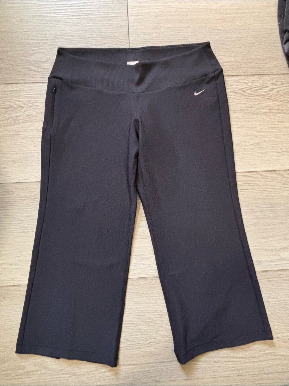 Nike Black Women’s Cropped Workout Pants